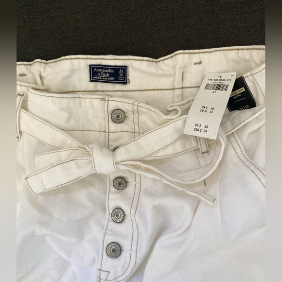 NWT Abercrombie and Fitch white paper bag short with tie belt. sz 31/12 - Picture 3 of 5